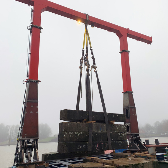 A-frame with suspended load