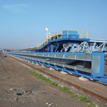 Plus longue course au monde avec des chaînes porte-câbles igus® et des câbles chainflex®, chez le fournisseur d'énergie tchèque CEZ Group