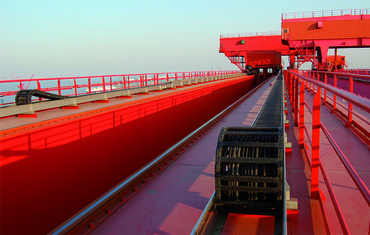 Grue de chantier naval
