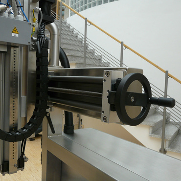 Filling head of the filling system