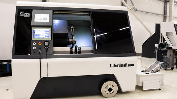 Machine-outil UGrind 800 DD