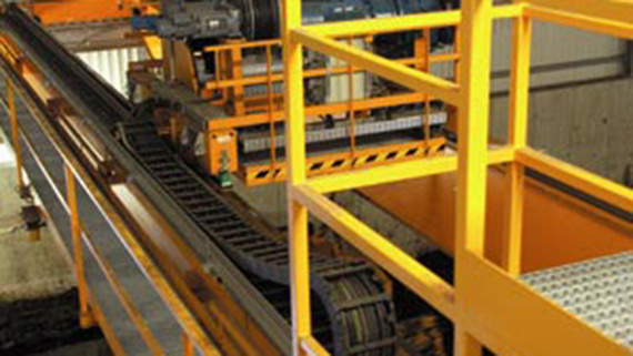 Energy chain in a crane