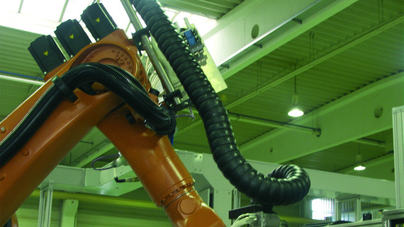 Assembly robot energy chain