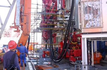 Équipement de manutention de tubes