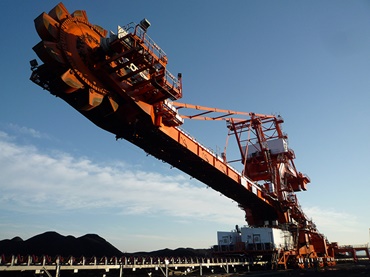 Photo d'un engin de reprise au stock