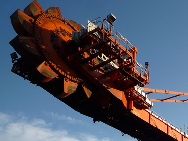 Photo d'un engin de reprise au stock