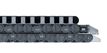 Chaîne porte-câbles à roulettes profilées P4