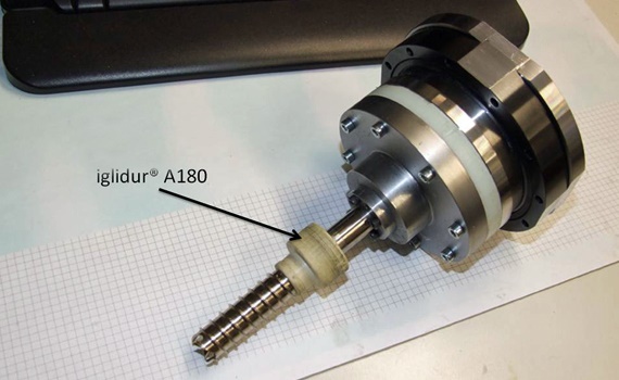 iglidur® plain bearing on the ice melting probe
