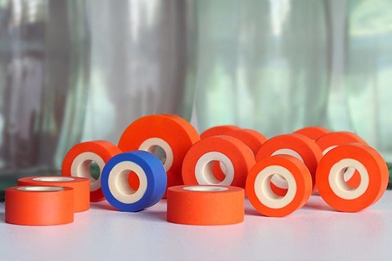 Beverage bottling rollers made of iglidur J