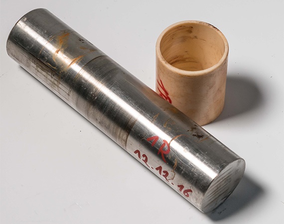 Palier lisse en iglidur J sur un arbre en inox tendre