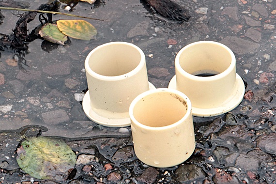 Paliers lisses iglidur dans une flaque d'eau