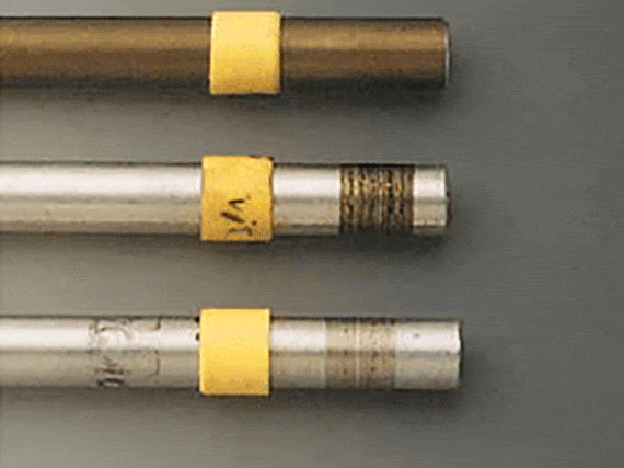 Examens d'usure sur des arbres en aluminium.