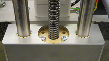 Bearing points with plain bearing liner and shaft bearing