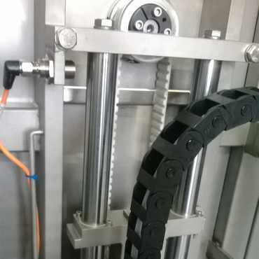 Height adjustment of the filling station with iglidur J plain bearings