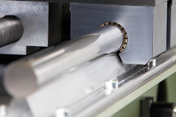 drylin R linear plain bearings with supported shafts as guide system