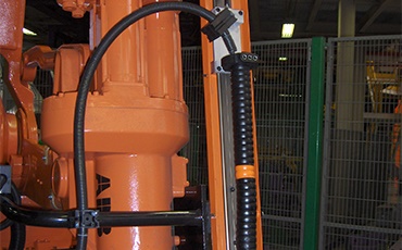 Cable guide on the robot