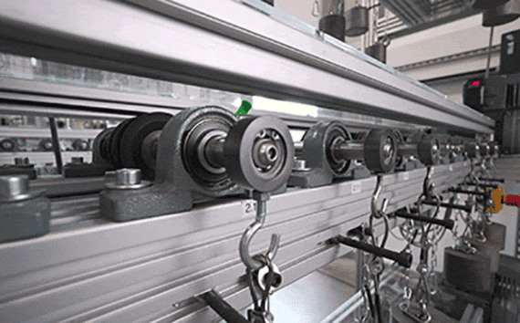 xiros polymer ball bearings in the igus® laboratory